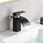 Robinet de lavabo de salle de bain moderne en acier inoxydable 304 sans plomb Sumerain-112198725