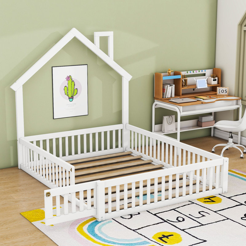 Lit plateforme en bois avec tête de lit et garde-corps, Blanc