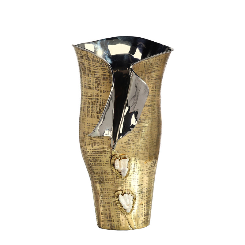 Petit vase à chemises
