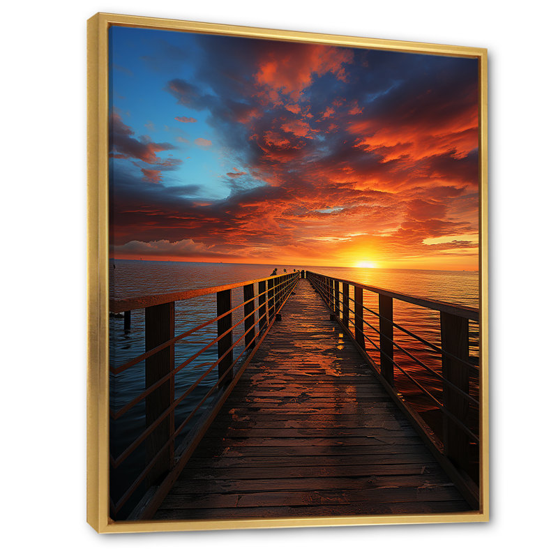 Yentin Sunrise At The Peer sur impression sur toile, H 32 po x l 16 po x P 1 po, Cadre flottant doré