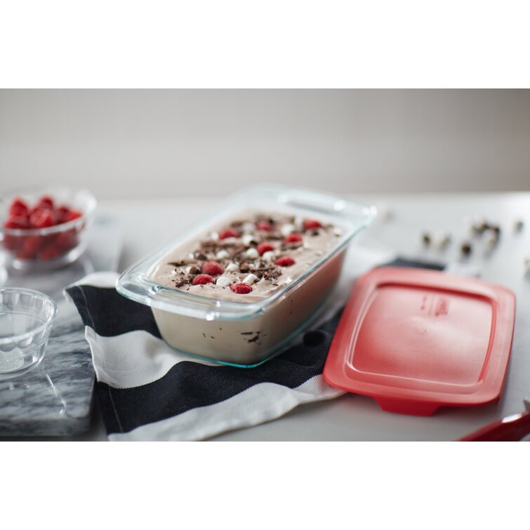 Pyrex Easy-Grab 8x8-inch baking dish with lid