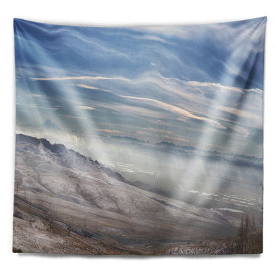 Plage, plage, montagnes d'hiver, tapisserie du Caucase