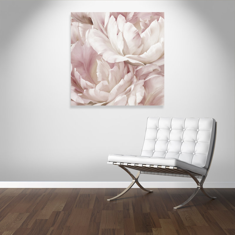 Intime rosé IV - photographie, Toile tendue, H 45 po x l 45 po x P 1,375 po