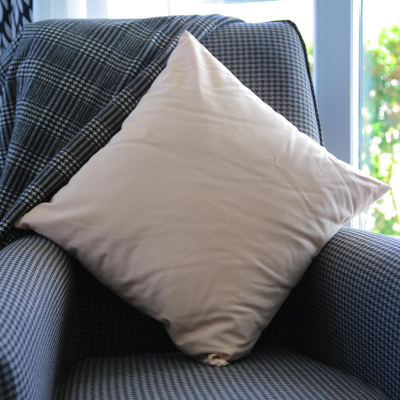 Housse et insert de coussin intérieur / extérieur carré 100% satin Dliyah, Crème