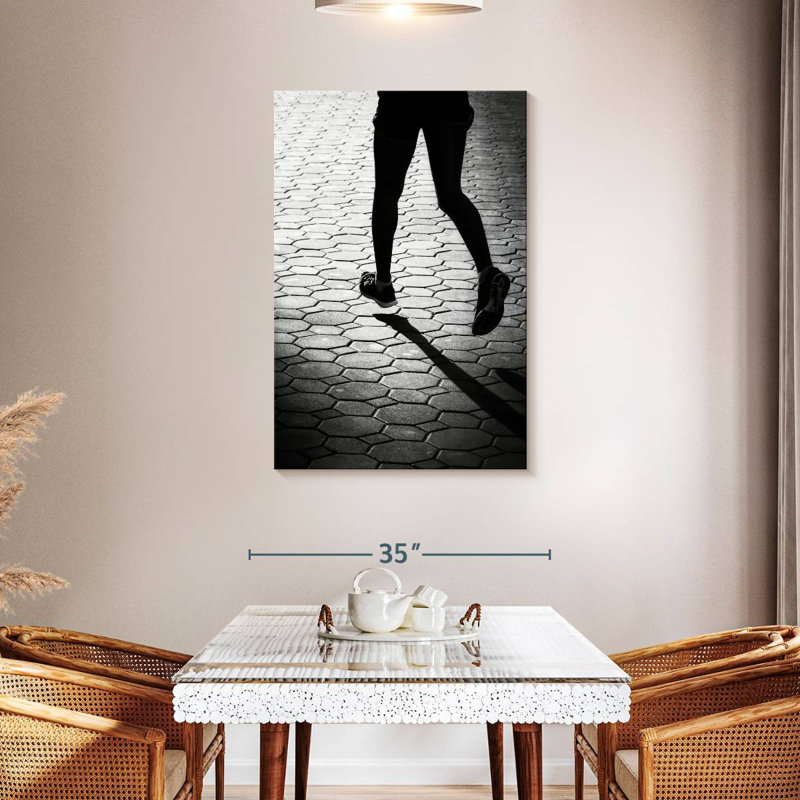 Sireci BW Jogging, 45" H x 30" W