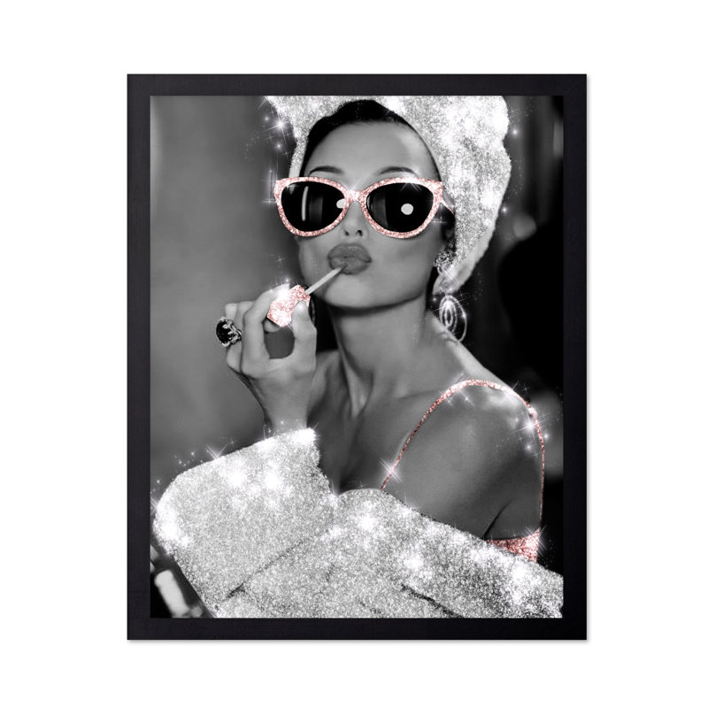 Lunettes de soleil Audrey Hepburn, 08"H x 10"W, Poster, Unframed