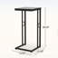 Ensemble de tables d'appoint modernes en forme de C avec structure en fer, durables et élégantes pour embellir votre salon.
