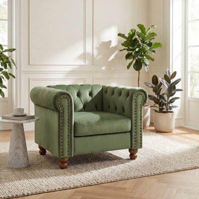 Canapé Chesterfield en velours avec garniture cloutée et accoudoirs roulés