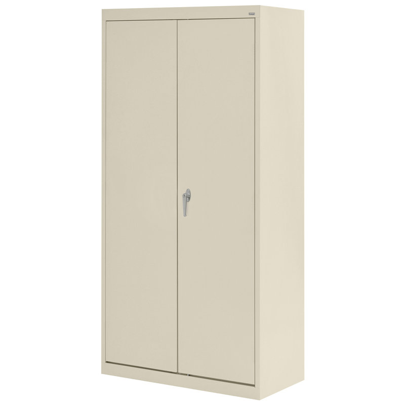 Armoire de rangement en acier Classic Plus de L 36 po x l 18 po x H 72 po par Sandusky, Mastic