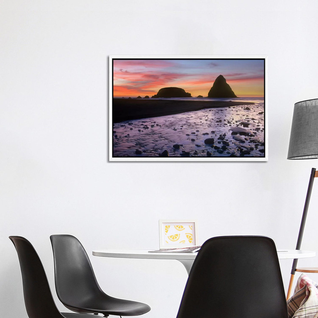 Whaleshead Beach With Sea Stacks, Oregon von Tim Fitzharris - Gallery-Wrapped Canvas Giclée on Canvas