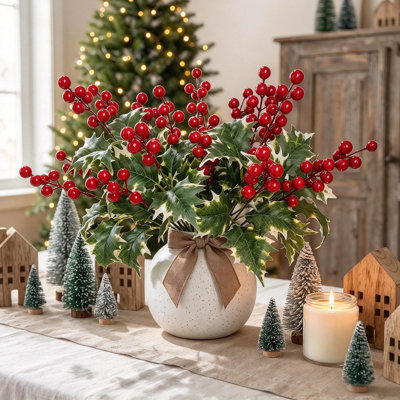 Ensemble de 4 bouquets de baies rouges artificielles de Noël, fausses tiges de baies de houx de 14,9 po avec feuilles de soie et 49 baies, choix de Noël pour décoration de guirlande de couronne d'arbre, vase non inclus