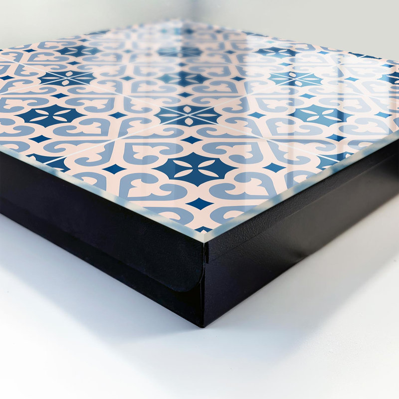 Key box for wall, Opens to the left, 30x30x5, White, Vintage-inspired geometric pattern, 