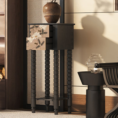 Petite armoire d'appoint de style français délicate