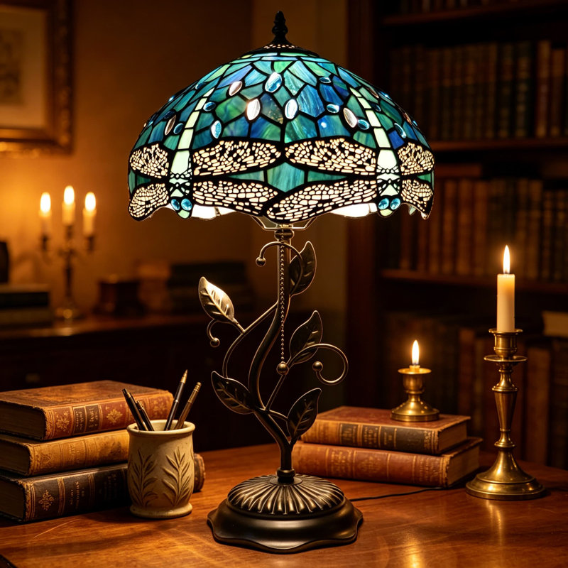 Lampe de table en vitrail de style Tiffany avec base en feuille de métal bronze, abat-jour 12 po, hauteur 19 po, douille E26, conception libellule