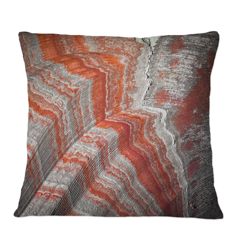 Détail d'un mur dans une mine de sel potassique - Coussin décoratif imprimé moderne, 16 po x 16 po