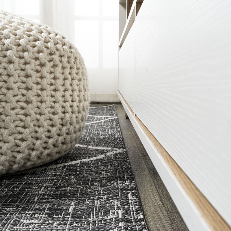 Wyton Tribal Diamond Trellis Black/Ivory Indoor/Outdoor Rug, Rectangle 3'1" x 5'
