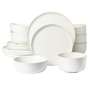 Plates that look like bowls> #gibson #gibsonplates #gibsonhome #dinner, plates