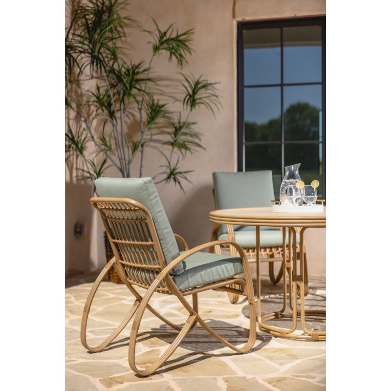 Riviera Outdoor Round Dining Table