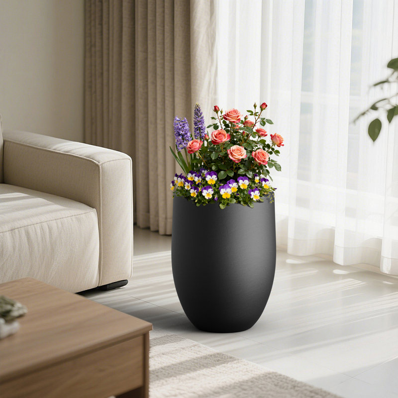 Grand pot à fleurs rond noir en forme de fleur avec passe-tringle l 16 po x H 21,5 po, H 21,7 po x l 17 po x P 17 po