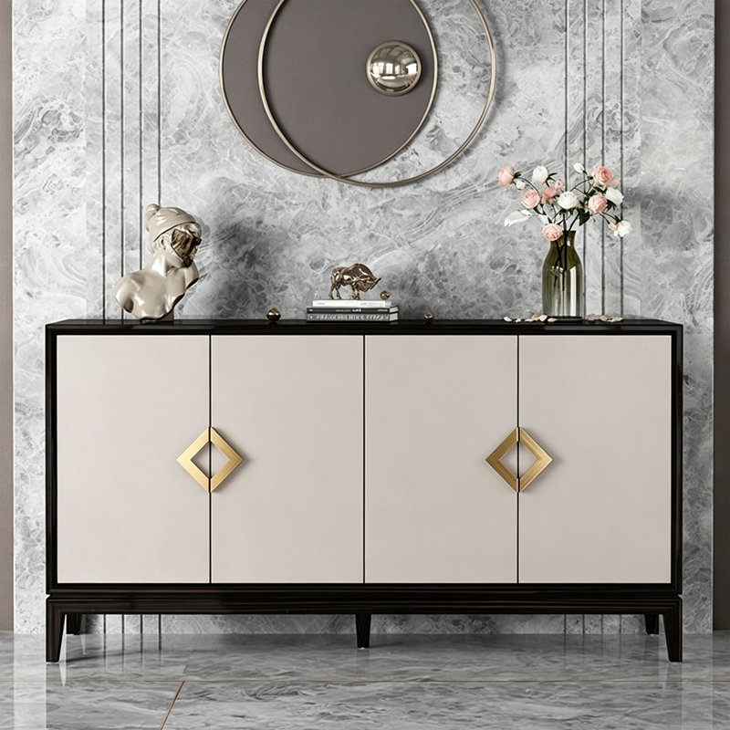 Buffet léger de luxe à quatre portes avec poignées en diamant