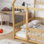 Lit double en bois pleine grandeur en forme de maison avec garde-corps de sécurité et finition naturelle pour un jeu imaginatif et un sommeil confortable-309242032-309242034