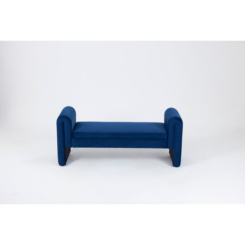Ce banc de rangement de 60 pouces convient aux chambres à coucher, aux salons, aux salles d'activités et aux espaces similaires.