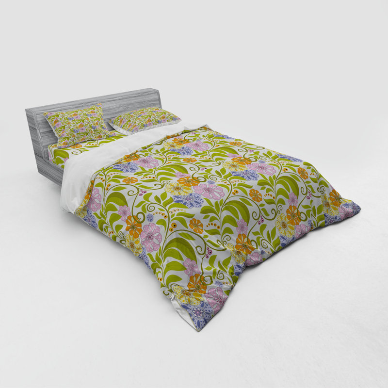 Traditional Polyester Floral Duvet Cover, Queen Duvet Cover + 3 Additional Pieces
