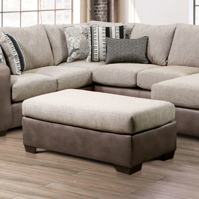 Revêtement contemporain brun et bicolore, pieds fuselés en plastique, assise en microfibre, matériaux de style haut de 17 pouces, l 38 po x H 17 po