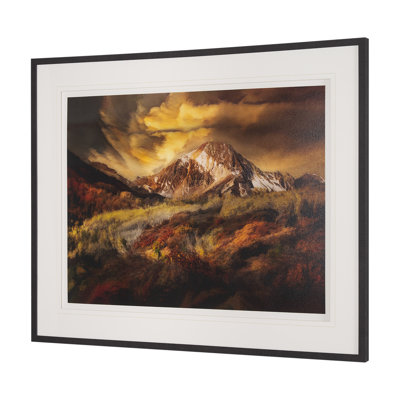 «Peak Pursuit» par Bobbie Goodrich, reproduction d'art encadrée à la main mat sous verre