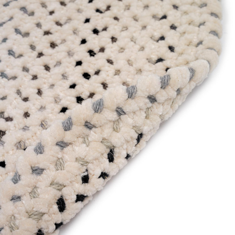 Quang Indoor Rug, Oval 27" x 9' Runner