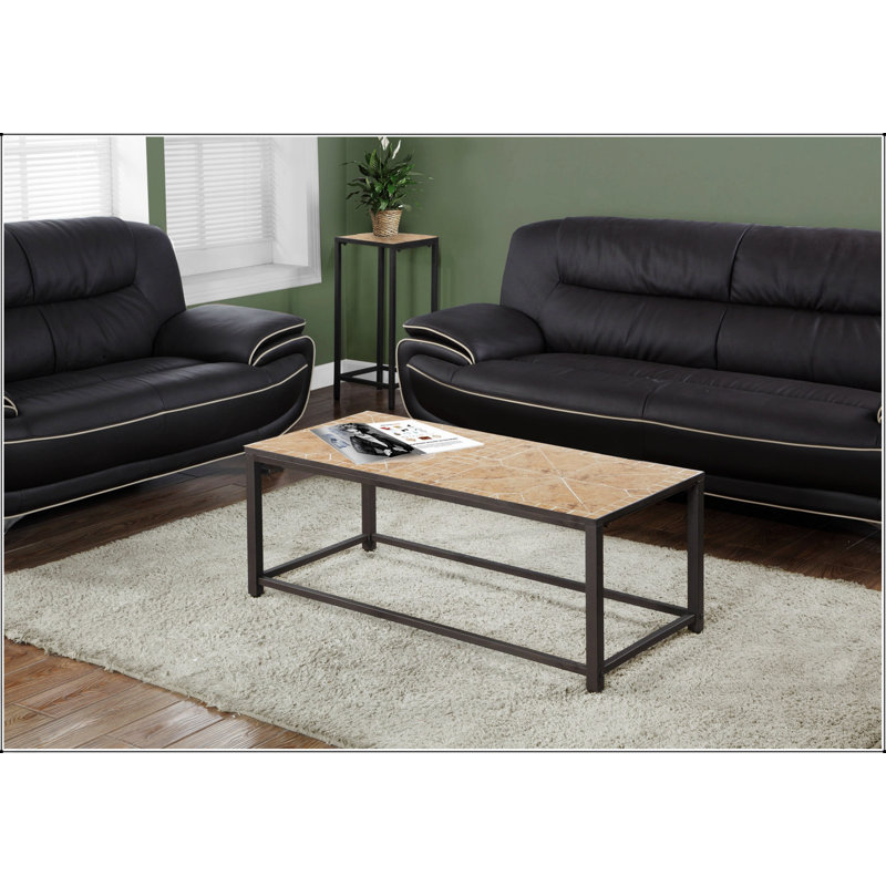 Élégante table basse rectangulaire avec plateau en terre cuite et base en métal robuste, parfaite pour les salons modernes et traditionnels.