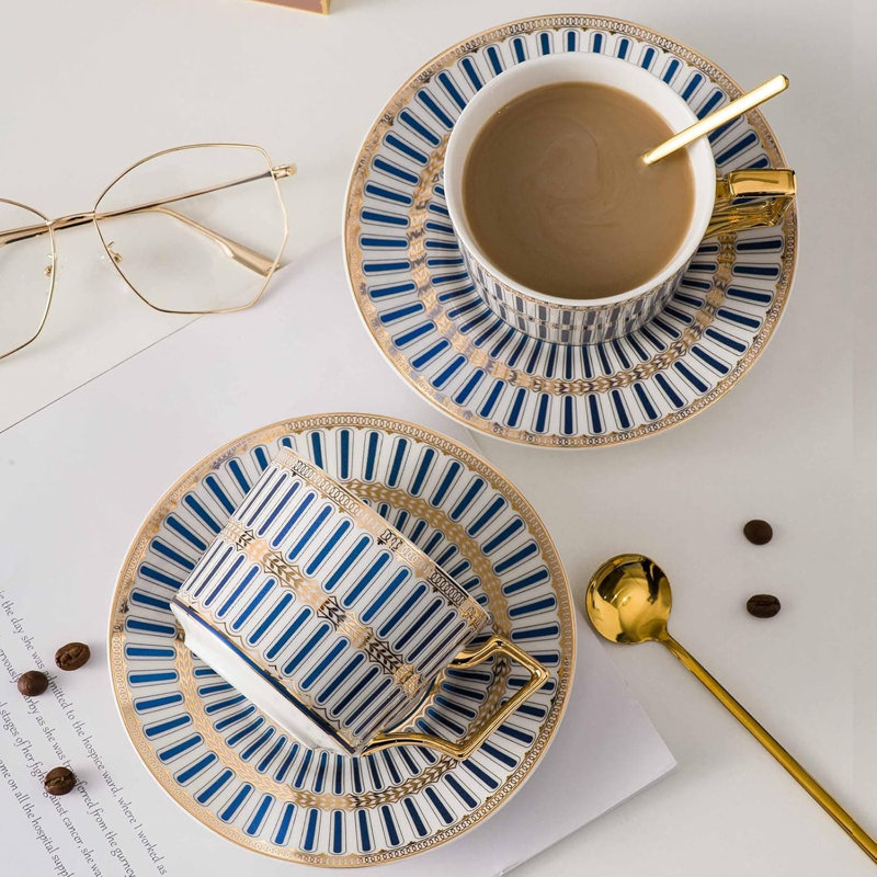 Ensemble de tasses à café avec soucoupes pour 4 personnes en porcelaine anglaise, ensemble de tasses à thé en porcelaine or bleu, ensembles de thé en céramique en boîte-cadeau pour femmes et adultes