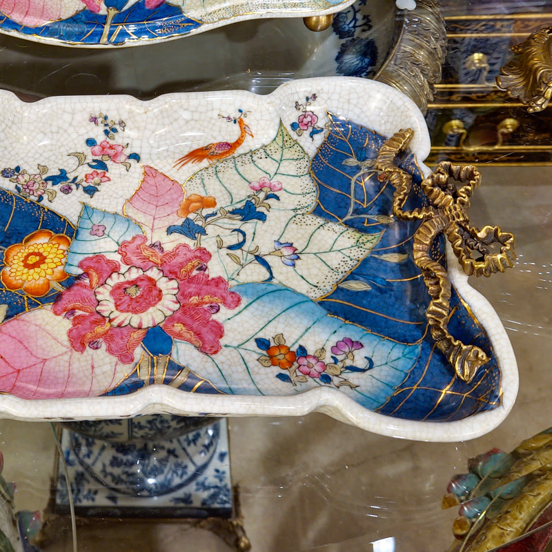 Tobacco Leaf Decorative Plate