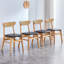Chaises de salle à manger élégantes en bois massif durable (4 unités): petit dossier incurvé, coussin en polyuréthane, belle forme, parfait pour les salles à manger et la vie quotidienne