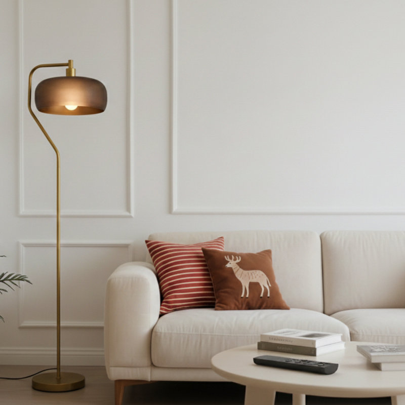 Lampe sur pied en porte-à-faux moderne en métal doré, lampe sur pied à bras pivotant courbé avec abat-jour en métal brun, lampe de lecture au-dessus du canapé réglable pour le coin de la chambre à coucher