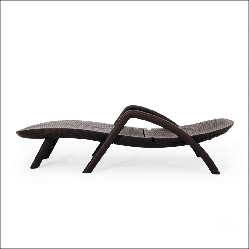 CHAISE MIKAEL CHAISE