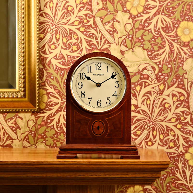 Manufactured Wood Quartz movement / Crystal Tabletop Clock in Brown Wood