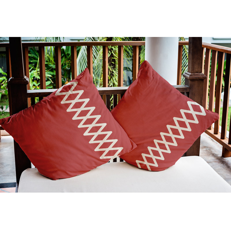 Housse de coussin et insert Layton, 18 po x 18 po, Rouge Ligonberry
