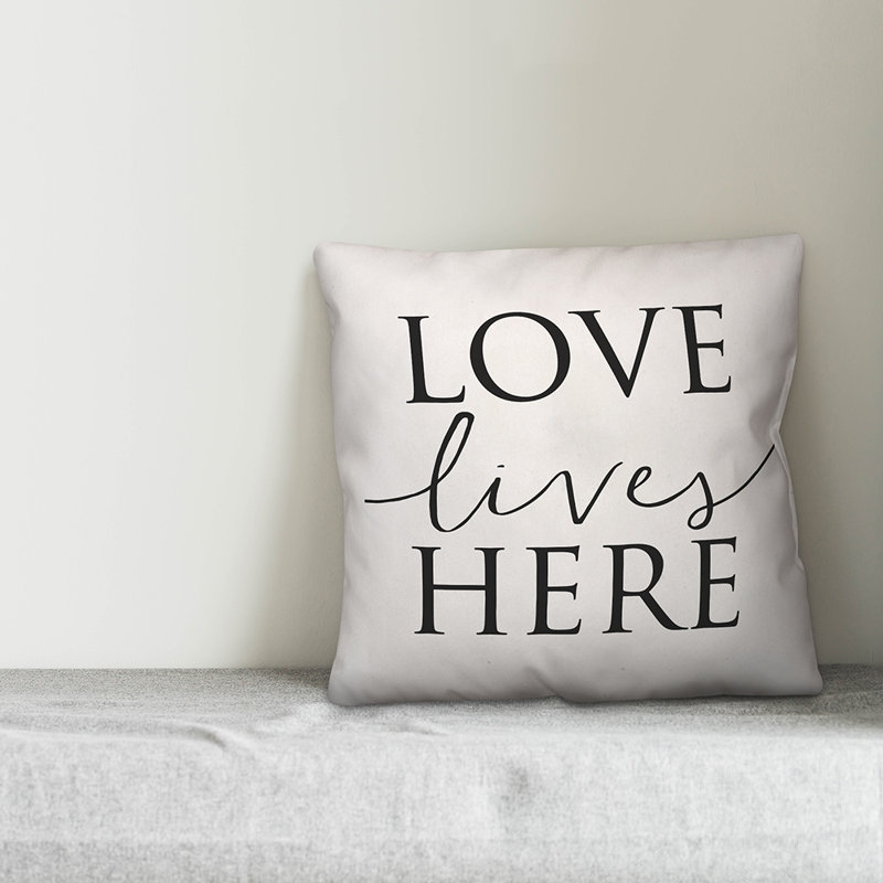  Coussin Love Lives Here, H 18 po x l 18 po