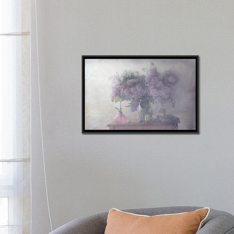 «Sweet Lilacs», impression sur toile, H 18 po x l 26 po x P 1,5 po, Pas de tapis, Toile encadrée noire