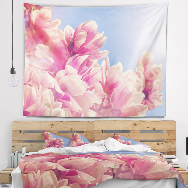 Tapisserie fleurs de magnolia sur fond de ciel, H 32 po x l 39 po