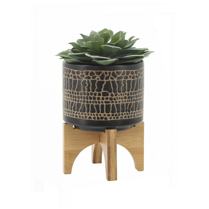 Stylish Tan Mesh Planter with Stand, Perfect for Indoor and Outdoor Decor, Enhances Any Space with Elegance and Functionality.