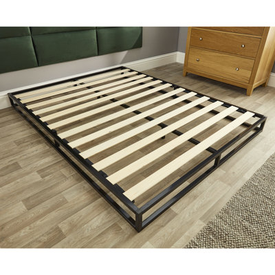 Leahni Metal Bed