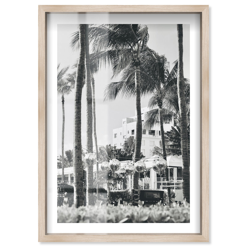 «Disco by the beach Shadowbox Print Miami Art Prints» par Notoriart, H 37 po x l 25 po, Crème, crème