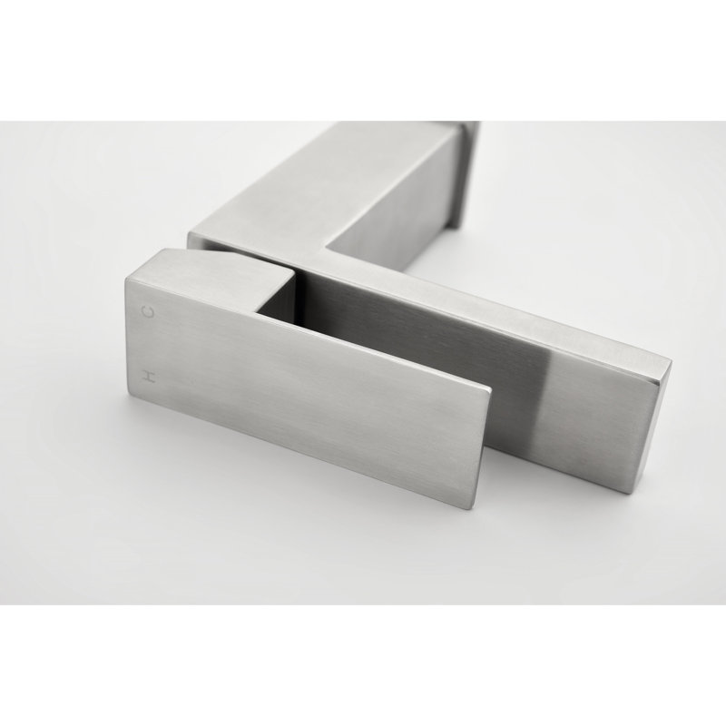 Robinet de lavabo de salle de bain avec contrôle à poignée simple et trop-plein de drain, fabrication en acier inoxydable, aspect nickel brossé, aérateurs pour une sortie à bulles lisse, antirouille, ensemble facile à installer