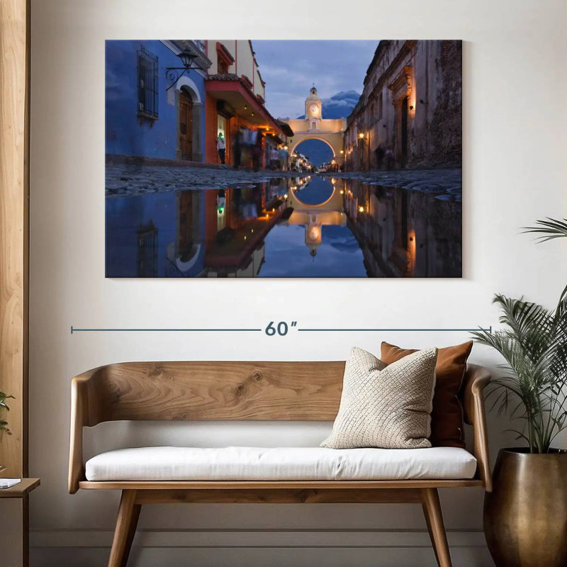 Nicci Antigua Street After The Rain, H 34 po x l 51 po