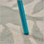 Table d'appoint minimaliste et durable au design innovant pour une utilisation polyvalente