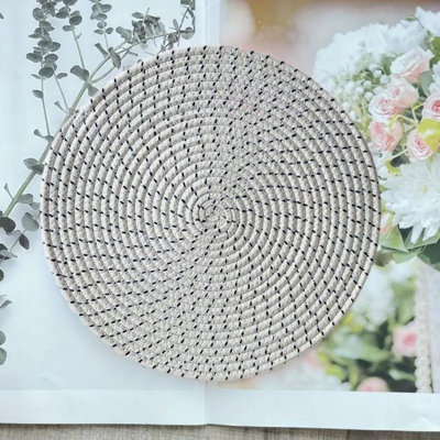 Ensemble de 4 napperons ronds en coton tressé à la main résistant à la chaleur