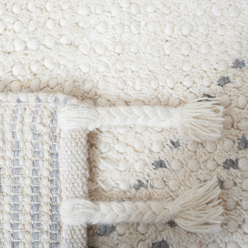 Ivory Geometric Flat Woven Wool Rug, 4' x 6'