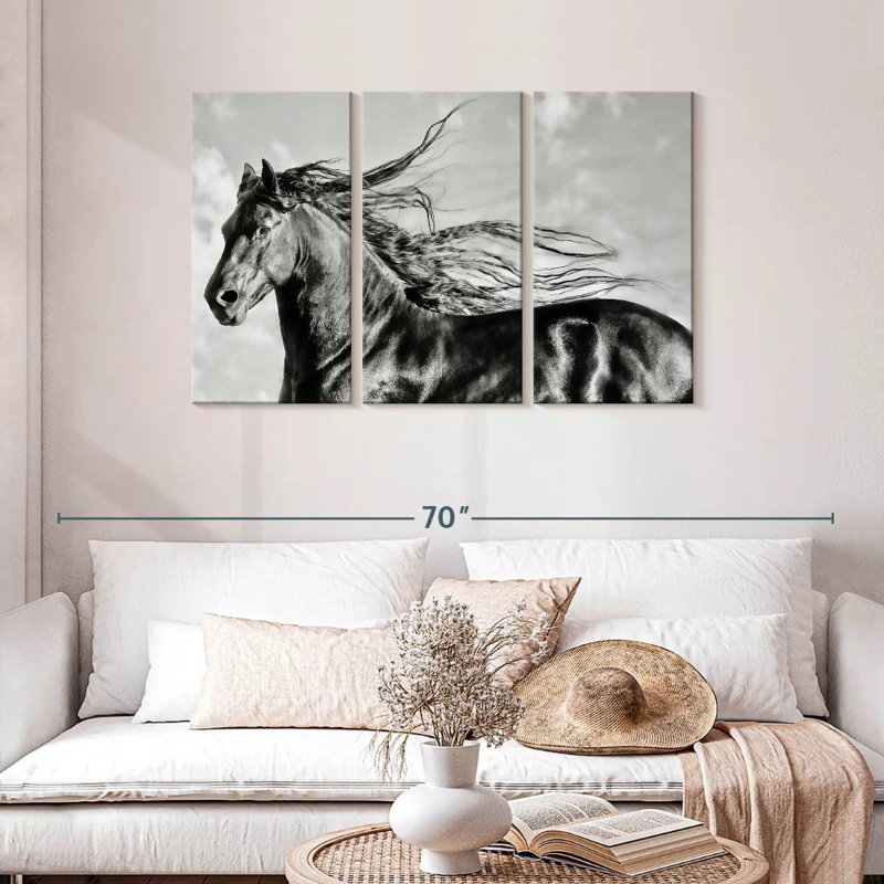 Wind Blown Mane III, 28" H x 45" W